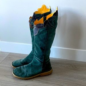 Vintage Camper Suede Boots